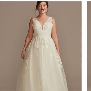 Boho style wedding dress that has never been worn before.